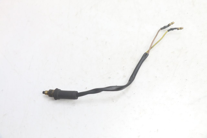 photo de LUZ FRENO INTERRUPTOR DERECHA YAMAHA YP MAJESTY 125 (1998 - 2001) - Otra perspectiva