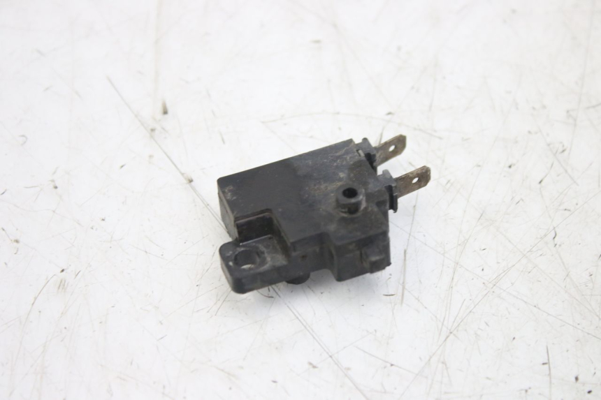 photo de CONTACTOR DE LUZ DE FRENO DERECHO YAMAHA YZF R1 1000 (2007 - 2008) - Vista principal