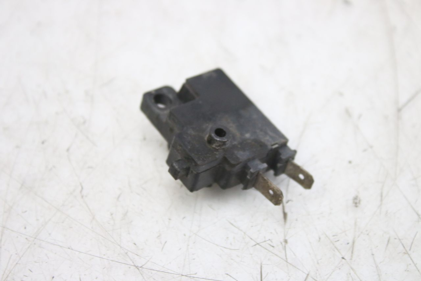photo de CONTACTOR DE LUZ DE FRENO DERECHO YAMAHA YZF R1 1000 (2007 - 2008) - Zoom estado de uso