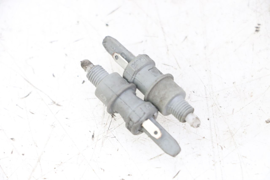 photo de LUZ FRENO INTERRUPTOR PEUGEOT ELYSTAR 125 (2002 - 2007) - Detalle de la pieza