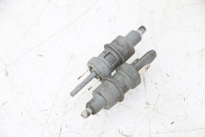 photo de INTERRUPTOR DE LUZ DE FRENO PEUGEOT ELYSTAR 50 (2002 - 2014) - Vista principal