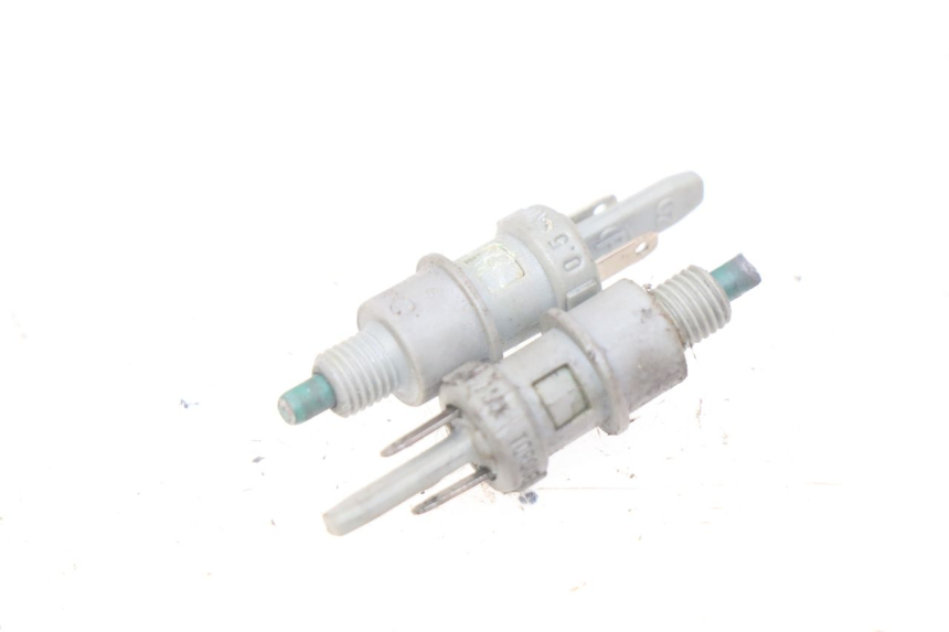 photo de INTERRUPTOR DE LUZ DE FRENO MBK FLIPPER 50 (2004 - 2012) - Vista principal