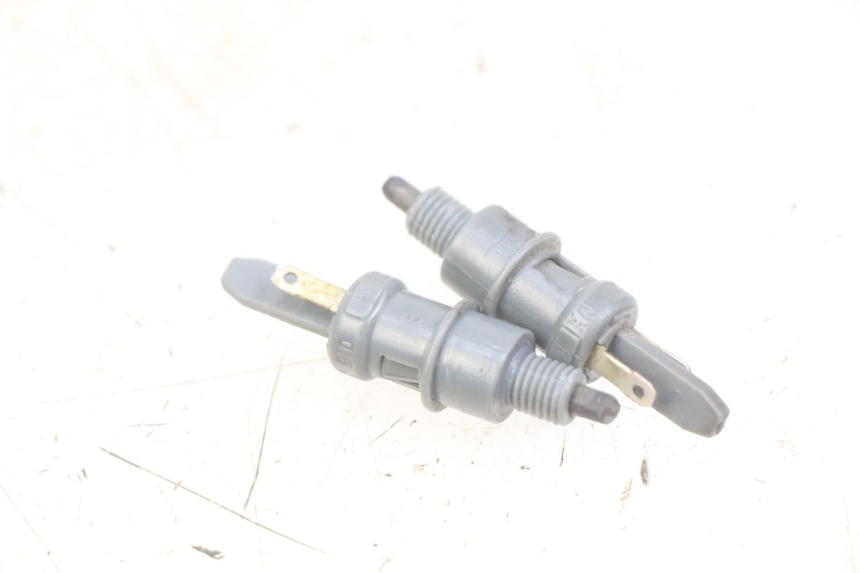 photo de INTERRUPTOR DE LUZ DE FRENO PIAGGIO FLY 2T 50 (2004 - 2017) - Detalle de la pieza