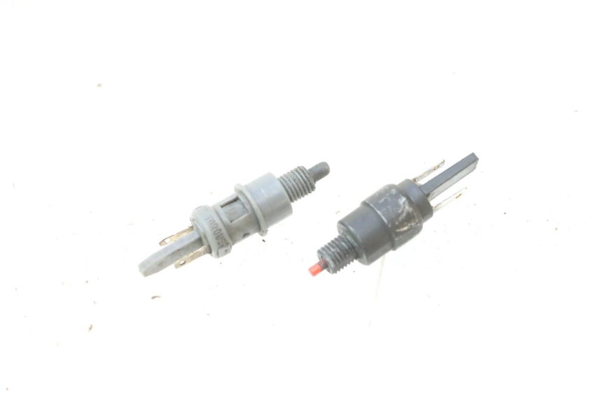 photo de INTERRUPTOR DE LUZ DE FRENO PIAGGIO FLY 2T 50 (2004 - 2017) - Detalle de la pieza