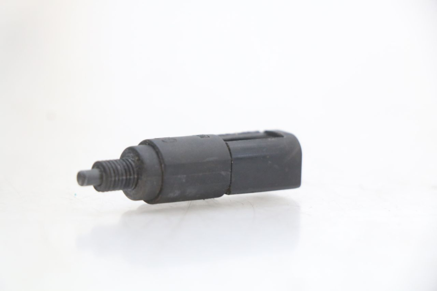 photo de LUZ FRENO INTERRUPTOR PIAGGIO FLY 4T 50 (2004 - 2010) - Zoom estado de uso