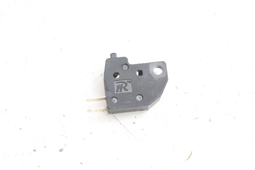 photo de LUZ FRENO INTERRUPTOR IZQUIERDA KYMCO AGILITY CITY 16P 125 (2015 - 2024) - Otra perspectiva