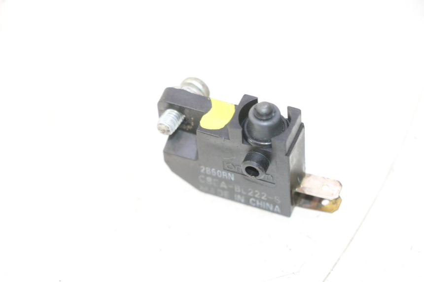 photo de CONTACTOR DE LUZ DE FRENO IZQUIERDO SUZUKI BURGMAN 125 (2007 - 2014) - Zoom estado de uso