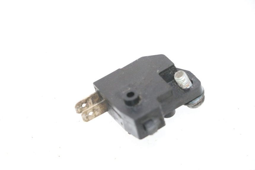 photo de CONTACTOR DE LUZ DE FRENO IZQUIERDO SUZUKI BURGMAN 125 (2007 - 2014) - Zoom estado de uso