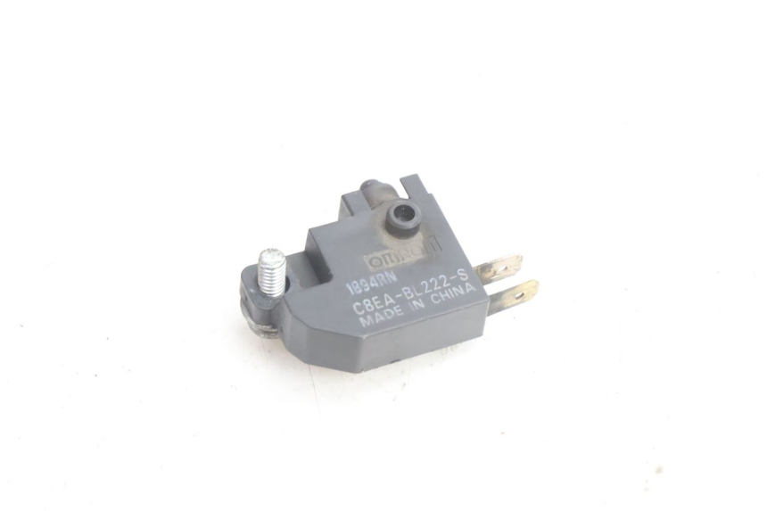photo de CONTACTOR DE LUZ DE FRENO IZQUIERDO SUZUKI BURGMAN 125 (2007 - 2014) - Zoom estado de uso