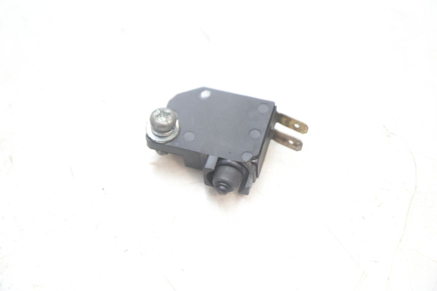 photo de LUZ FRENO INTERRUPTOR IZQUIERDA SUZUKI BURGMAN EXECUTIVE ABS 650 (2006 - 2012) - Detalle de la pieza