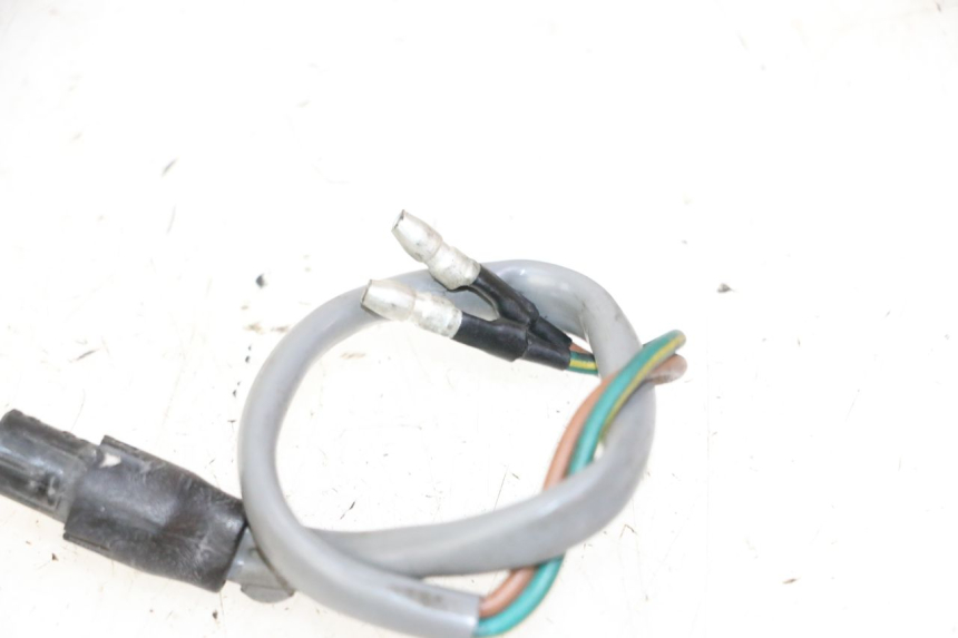 photo de LUZ FRENO INTERRUPTOR IZQUIERDA YAMAHA BW'S 100 (1999 - 2002) - Detalle de la pieza