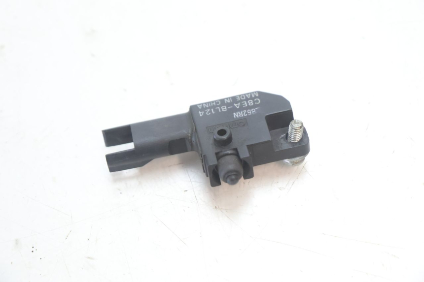 photo de LUZ FRENO INTERRUPTOR IZQUIERDA BMW C SPORT 650 (2015 - 2021) - Primer plano técnico