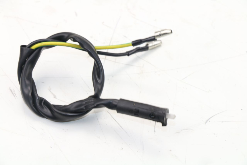 photo de LUZ FRENO INTERRUPTOR IZQUIERDA S-RIDER CAPRI 2T 50 (2010 - 2017) - Detalle de la pieza
