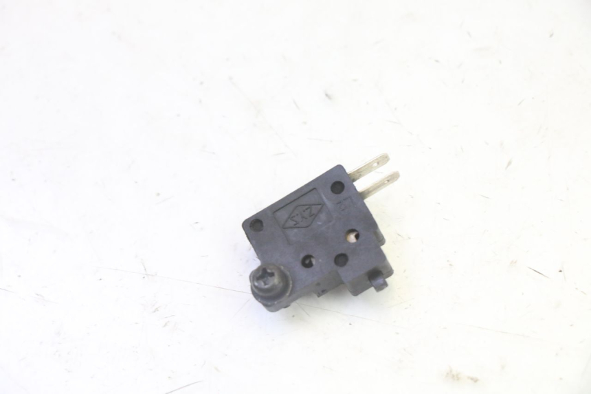 photo de CONTACTOR DE LUZ DE FRENO IZQUIERDO KYMCO DINK STREET 125 (2009 - 2014) - Detalle de la pieza