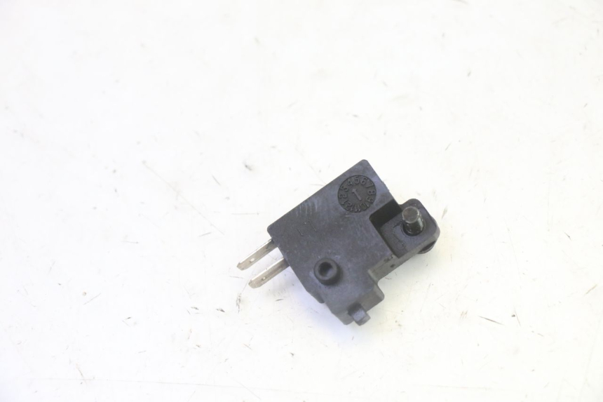photo de CONTACTOR DE LUZ DE FRENO IZQUIERDO KYMCO DINK STREET 125 (2009 - 2014) - Otra perspectiva