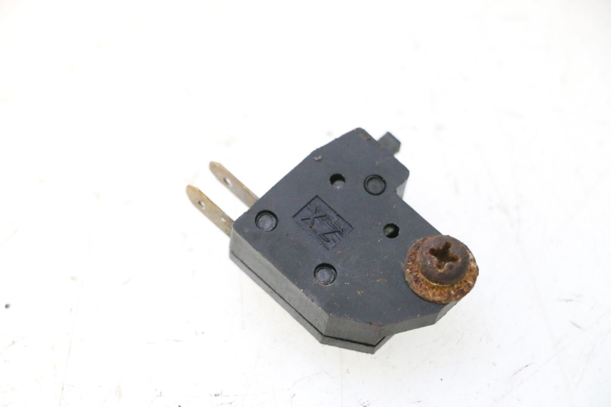 photo de LUZ FRENO INTERRUPTOR IZQUIERDA CF MOTO E-CHARM 125 (2005 - 2008) - Vista principal
