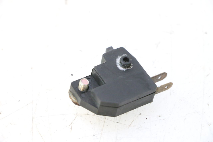 photo de LUZ FRENO INTERRUPTOR IZQUIERDA CF MOTO E-CHARM 125 (2005 - 2008) - Zoom estado de uso