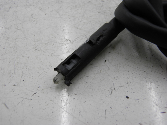 photo de LUZ FRENO INTERRUPTOR IZQUIERDA EUROCKA RETRO 50 (2007 - 2014) - Otra perspectiva