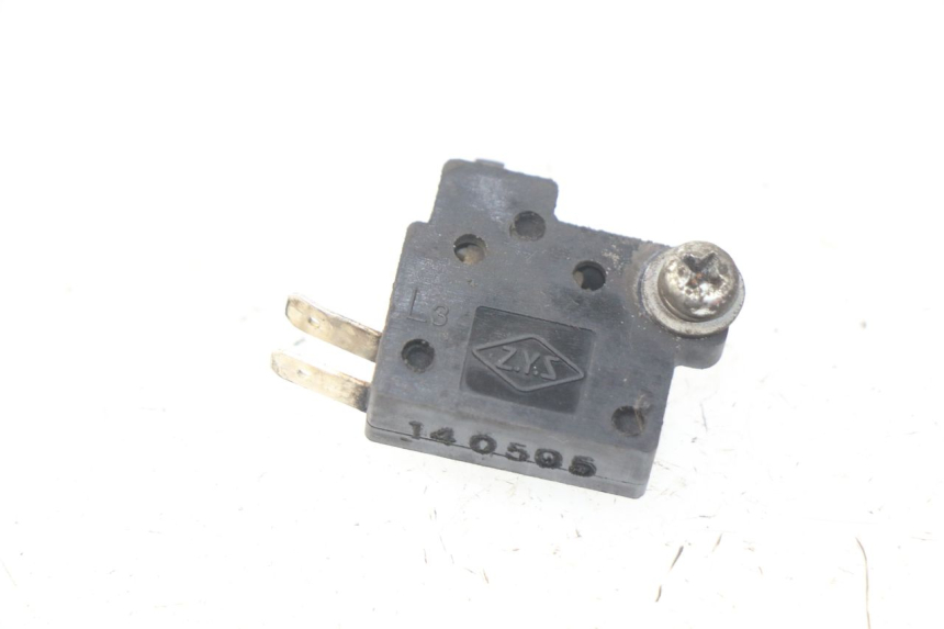 photo de LUZ FRENO INTERRUPTOR IZQUIERDA SYM GTS EFI ABS 125 (2012 - 2016) - Vista principal