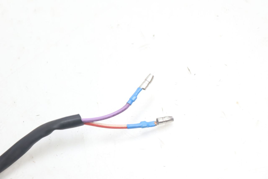photo de LUZ FRENO INTERRUPTOR IZQUIERDA KEEWAY HURRICANE 50 (2006 - 2019) - Primer plano técnico