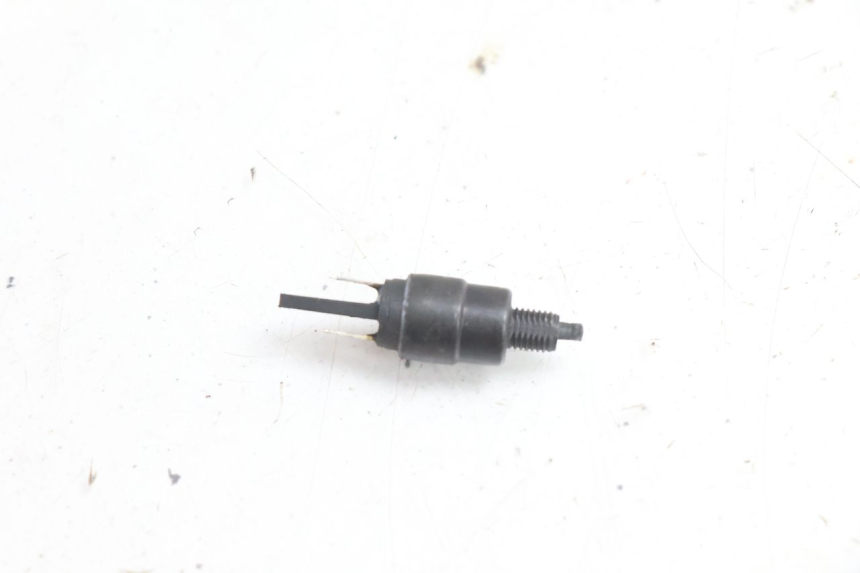 photo de LUZ FRENO INTERRUPTOR IZQUIERDA PEUGEOT KISBEE 2T 50 (2010 - 2017) - Detalle de la pieza