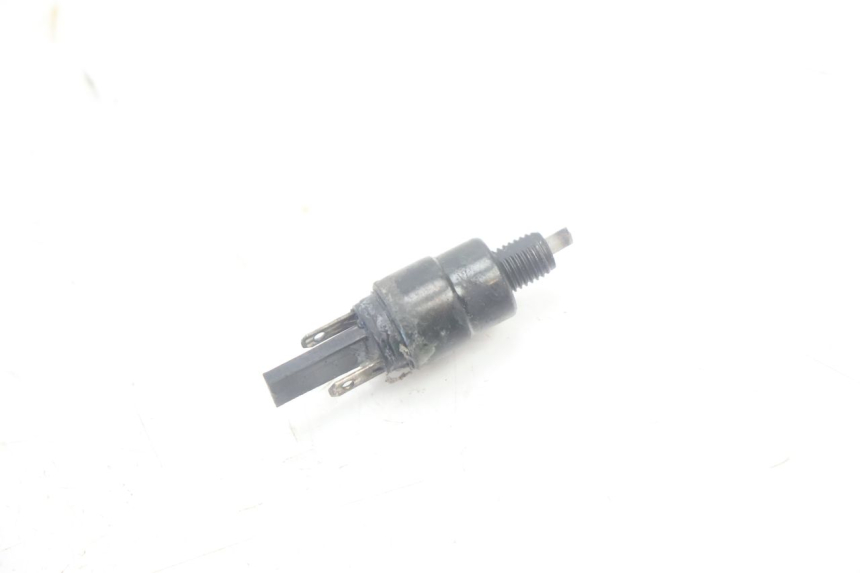 photo de LUZ FRENO INTERRUPTOR IZQUIERDA PEUGEOT KISBEE 4T 50 (2018 - 2022) - Detalle de la pieza