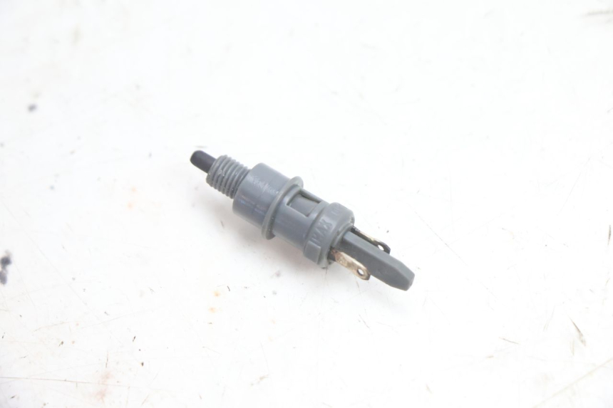 photo de LUZ FRENO INTERRUPTOR IZQUIERDA PEUGEOT KISBEE 4T 50 (2018 - 2022) - Detalle de la pieza