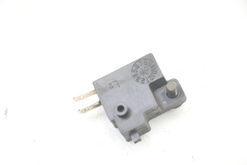photo de LUZ FRENO INTERRUPTOR IZQUIERDA KYMCO XCITING 500 (2007 - 2010) - Otra perspectiva
