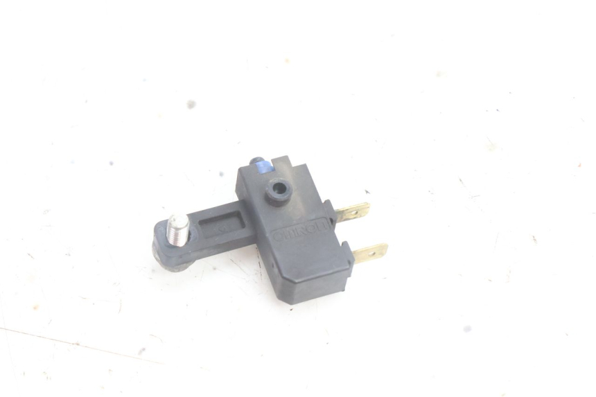 photo de LUZ FRENO INTERRUPTOR IZQUIERDA YAMAHA N-MAX NMAX 125 (2021 - 2024) - Zoom estado de uso