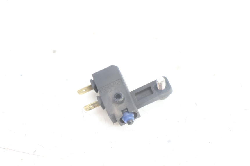 photo de LUZ FRENO INTERRUPTOR IZQUIERDA YAMAHA N-MAX NMAX 125 (2021 - 2024) - Otra perspectiva