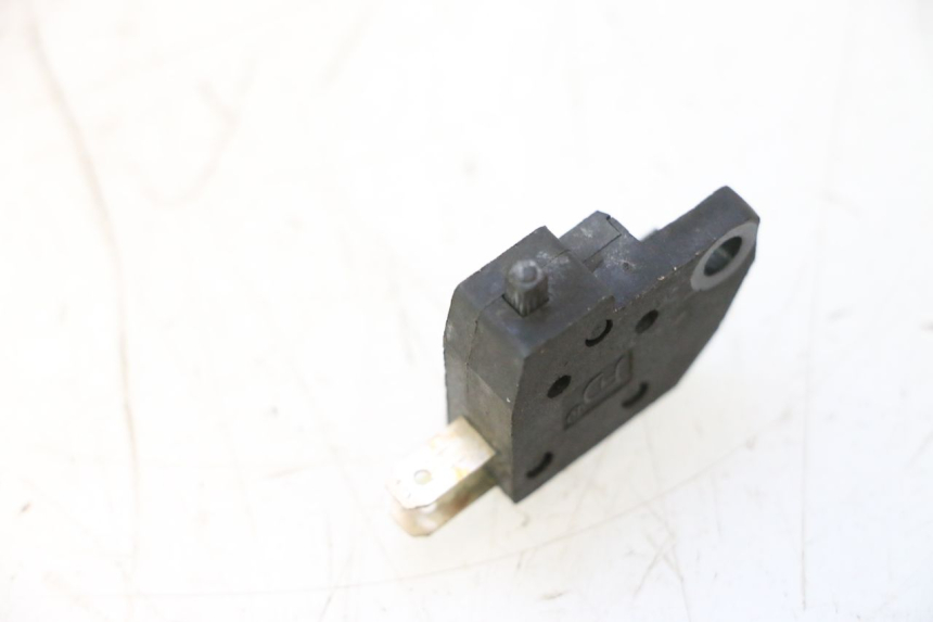 photo de LUZ FRENO INTERRUPTOR IZQUIERDA RAZZO QTR 50 (2011 - 2018) - Detalle de la pieza