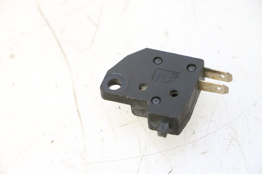 photo de LUZ FRENO INTERRUPTOR IZQUIERDA RAZZO QTR 50 (2011 - 2018) - Otra perspectiva