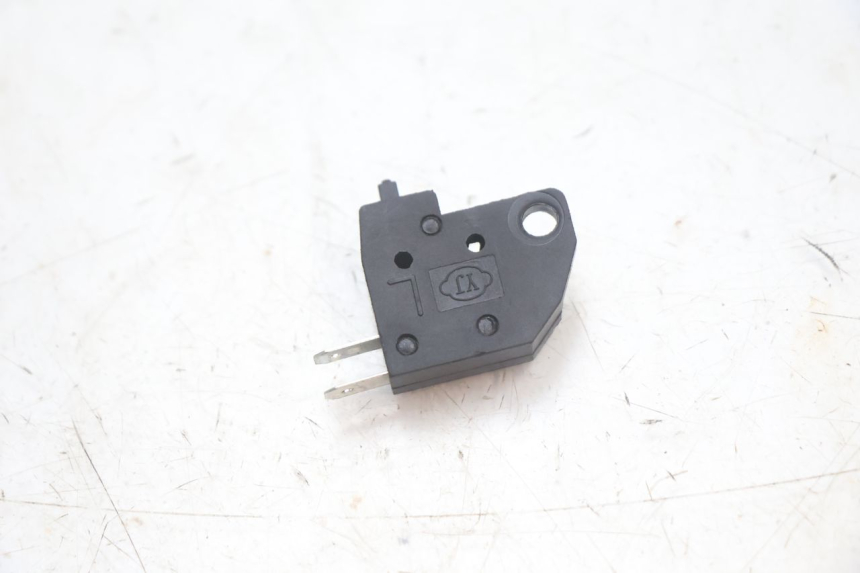 photo de LUZ FRENO INTERRUPTOR IZQUIERDA JM MOTORS R-MAX TECH 50 (2024 - 2026) - Zoom estado de uso
