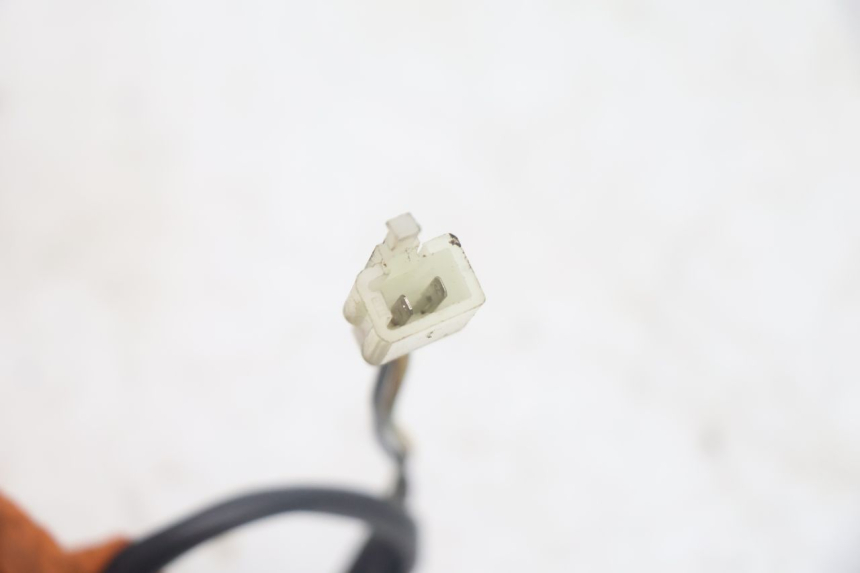 photo de LUZ FRENO INTERRUPTOR IZQUIERDA YIYING RETRO 125 (2008 - 2018) - Otra perspectiva