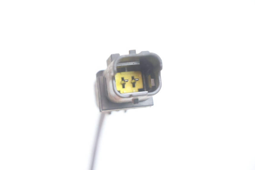 photo de CONTACTO DE LUZ DE FRENO IZQUIERDO PEUGEOT SATELIS 125 (2006 - 2009) - Otra perspectiva