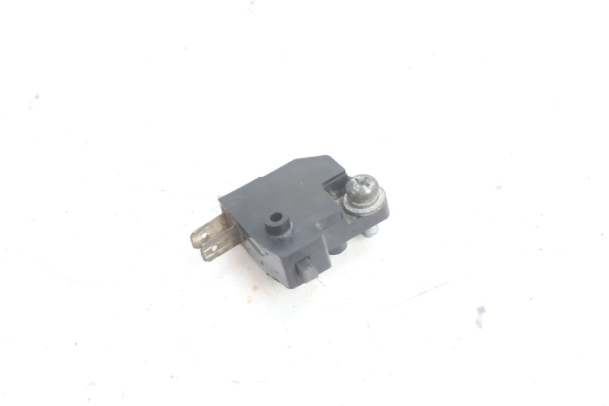 photo de CONTACTO DE LUZ DE FRENO IZQUIERDO PEUGEOT SATELIS 125 (2006 - 2009) - Otra perspectiva