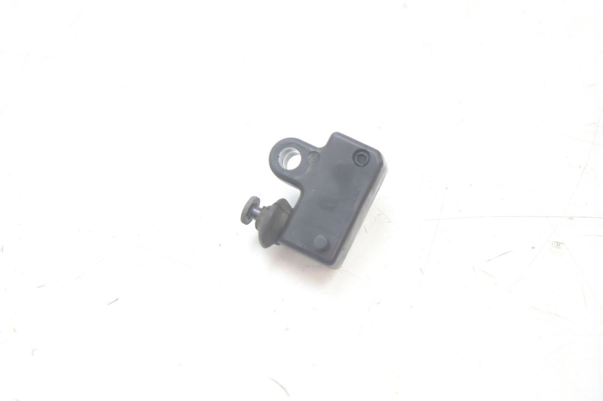 photo de CONTACTOR DE LUZ DE FRENO IZQUIERDO YAMAHA XMAX X-MAX 125 (2006 - 2009) - Otra perspectiva