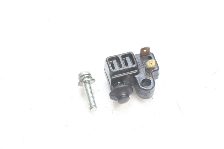 photo de LUZ FRENO INTERRUPTOR IZQUIERDA YAMAHA X-MAX XMAX 125 (2010 - 2013) - Detalle de la pieza
