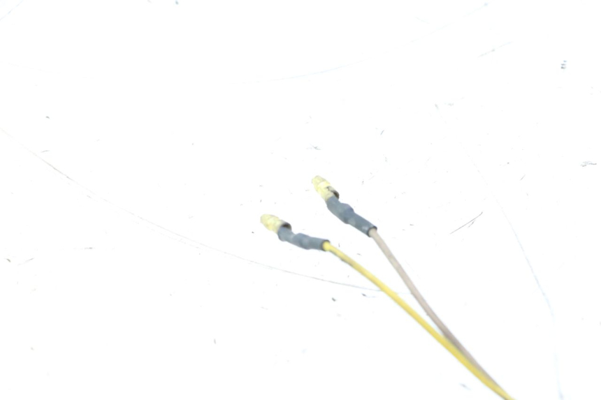 photo de LUZ FRENO INTERRUPTOR IZQUIERDA YAMAHA YP MAJESTY 125 (1998 - 2001) - Otra perspectiva