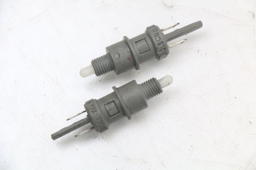 photo de Interruptor de luz de freno PEUGEOT GEOPOLIS RS 125 (2007 - 2009) - Vista principal