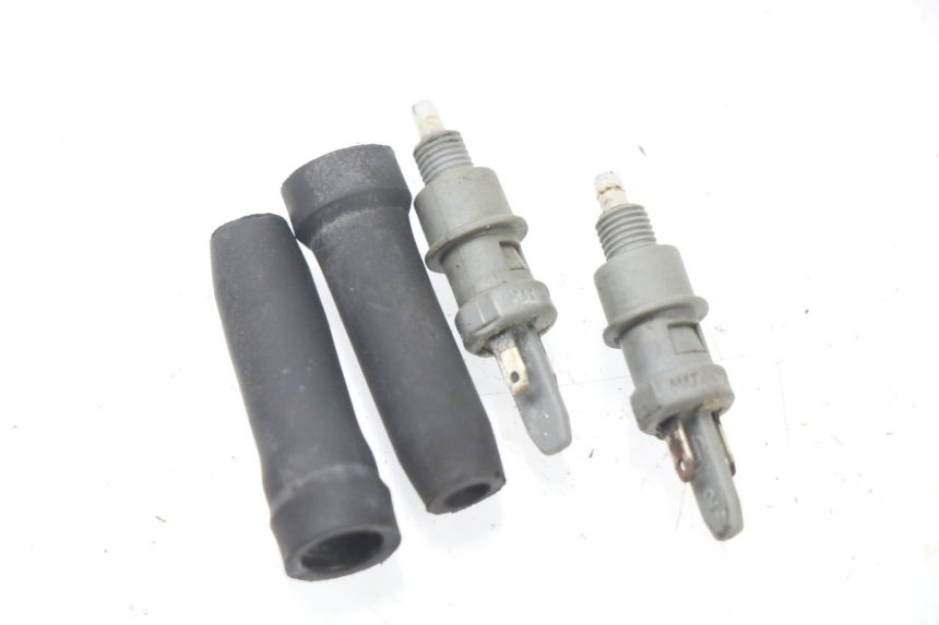 photo de LUZ FRENO INTERRUPTOR PEUGEOT JET FORCE CARBU 50 (2003 - 2016) - Detalle de la pieza