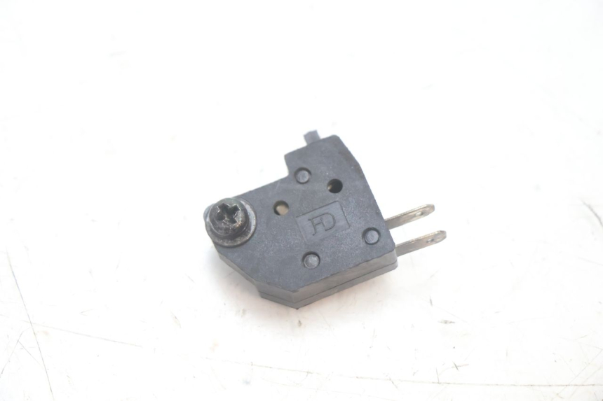 photo de INTERRUPTOR DE LUZ DE FRENO PEUGEOT KISBEE 2T 50 (2010 - 2017) - Otra perspectiva