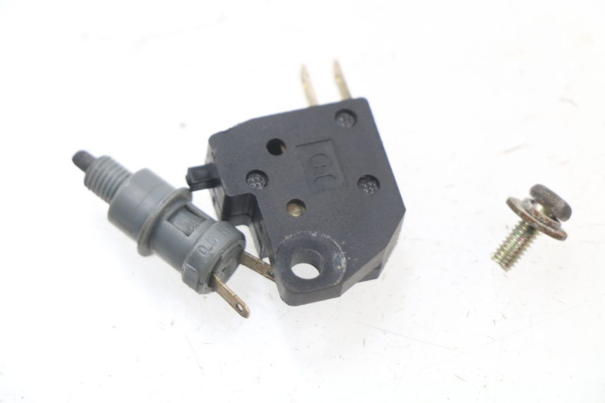 photo de INTERRUPTOR DE LUZ DE FRENO PEUGEOT KISBEE 4T 50 (2010 - 2017) - Detalle de la pieza