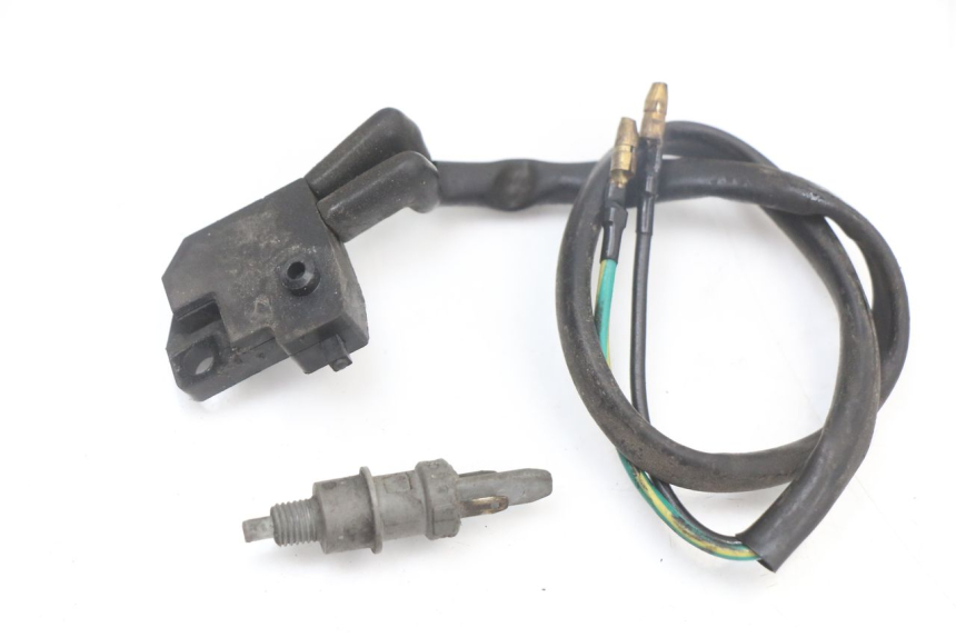 photo de CONTACTOR DE LUZ DE FRENO PEUGEOT KISBEE 4T 50 (2018 - 2022) - Vista principal