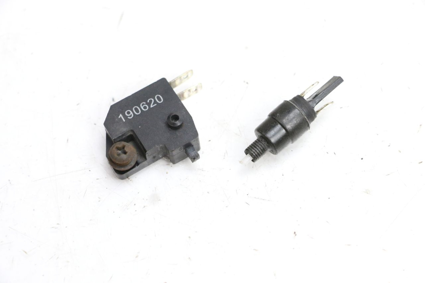 photo de CONTACTOR DE LUZ DE FRENO PEUGEOT KISBEE 4T 50 (2018 - 2022) - Detalle de la pieza