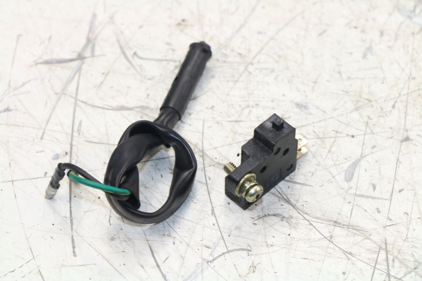 photo de LUZ FRENO INTERRUPTOR KYMCO AGILITY RS 4T 50 (2009 - 2013) - Zoom estado de uso