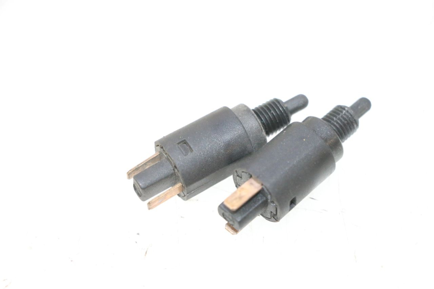 photo de CONTACTOR DE LUZ DE FRENO PIAGGIO LIBERTY IGET 4T 50 (2015 - 2020) - Detalle de la pieza