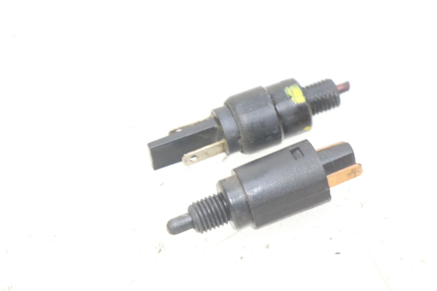 photo de INTERRUPTOR DE LUZ DE FRENO PIAGGIO LIBERTY IGET S 125 (2016 - 2020) - Vista principal