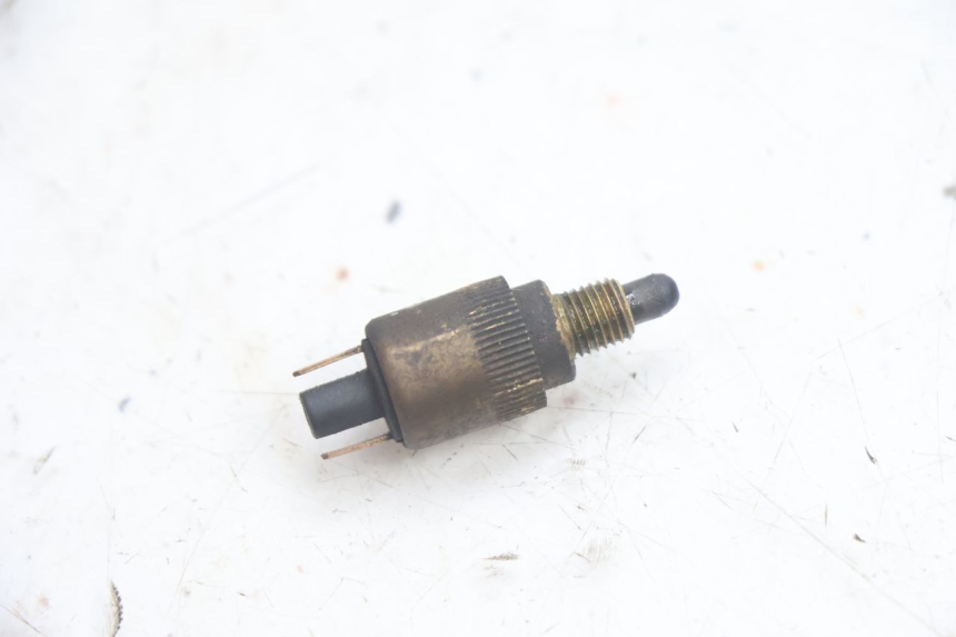 photo de LUZ FRENO INTERRUPTOR PIAGGIO LIBERTY 50 (1998 - 2003) - Detalle de la pieza