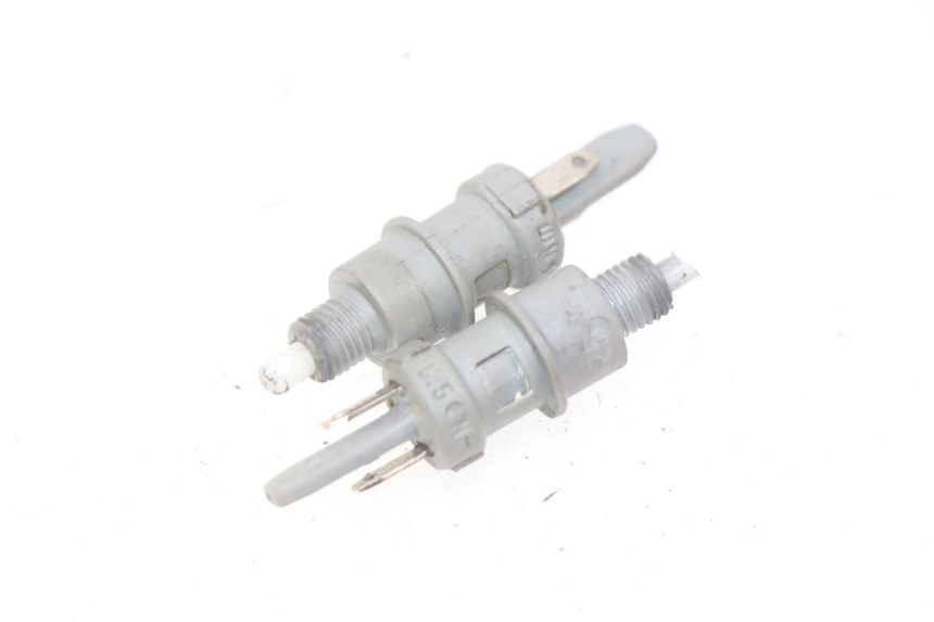 photo de INTERRUPTOR DE LUZ DE FRENO PEUGEOT LUDIX 2 PRO 4T 50 (2008 - 2013) - Vista principal